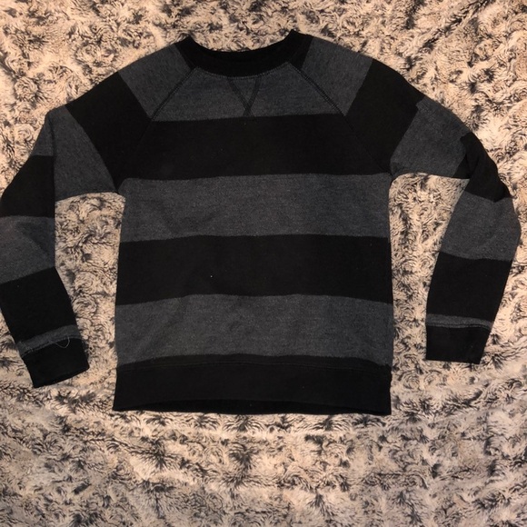 5/$25🖤 old navy sweatshirt - Picture 1 of 3